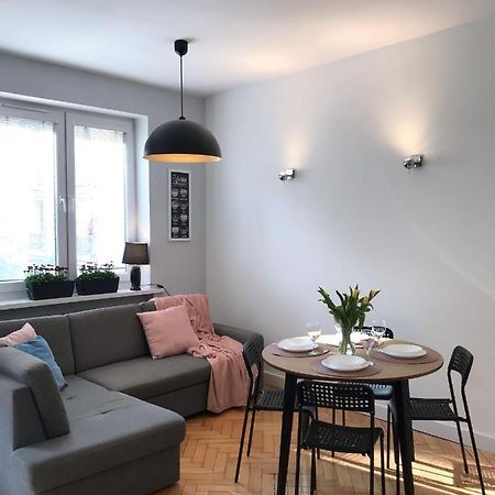 Klimatyczny Apartament Pod Ratuszem -Ul. Slaska 2 Częstochowa Buitenkant foto