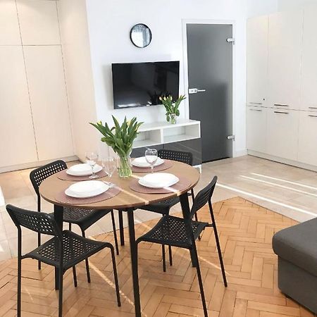 Klimatyczny Apartament Pod Ratuszem -Ul. Slaska 2 Częstochowa Buitenkant foto