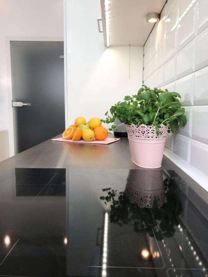 Klimatyczny Apartament Pod Ratuszem -Ul. Slaska 2 Częstochowa Buitenkant foto