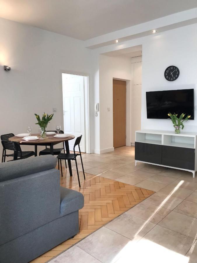 Klimatyczny Apartament Pod Ratuszem -Ul. Slaska 2 Częstochowa Buitenkant foto